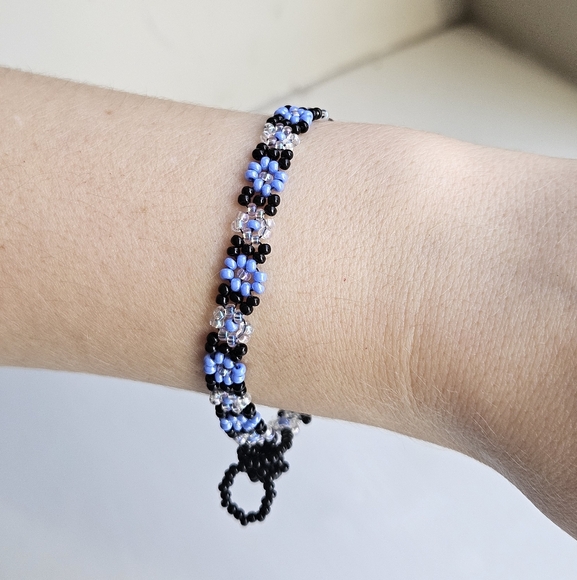 Beaded Flowet Bracelet in Blue and Black - Picture 5 of 13